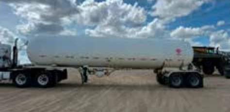 1977 Trinity 10,500-Gallon Trailer
