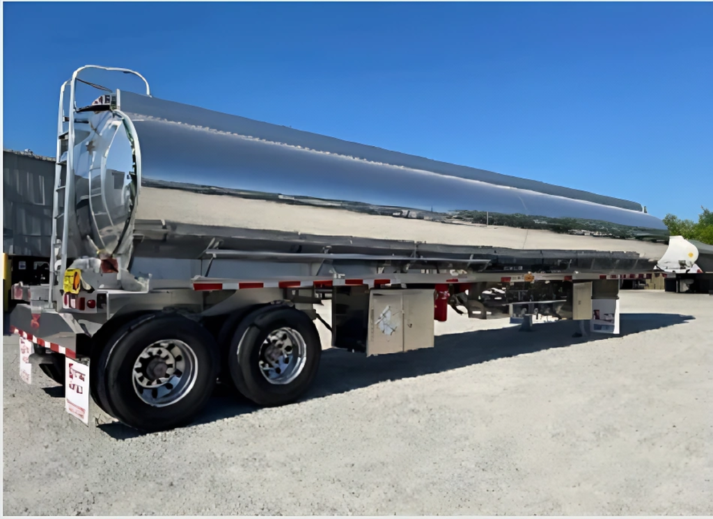 2027 Heil 9,500-Gallon Four-Compartment Petro Transport