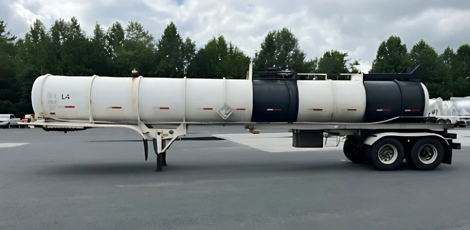 1992 and 1995 Barbel 5,000-Gallon MC312 Trailers