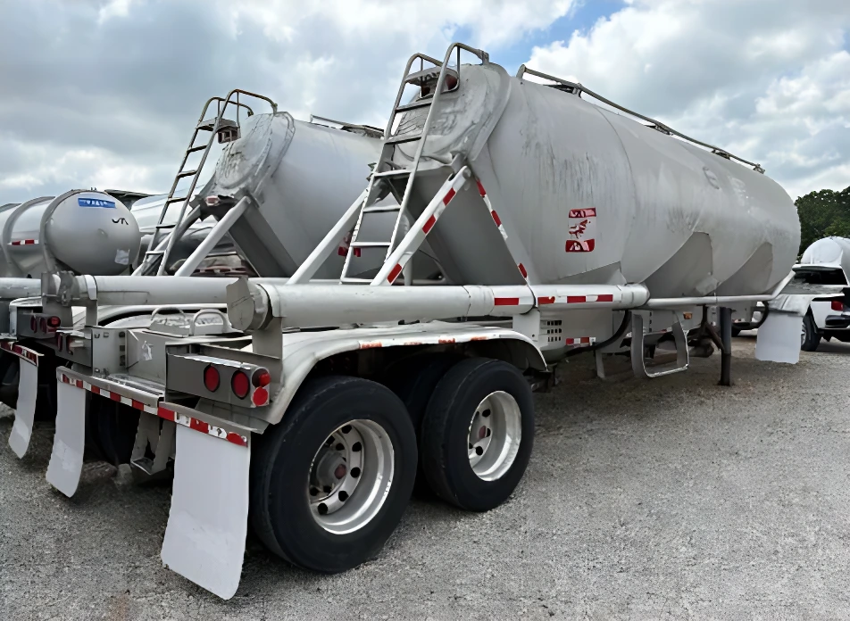2006 Polar 1000 Cube Dry Bulk Trailer