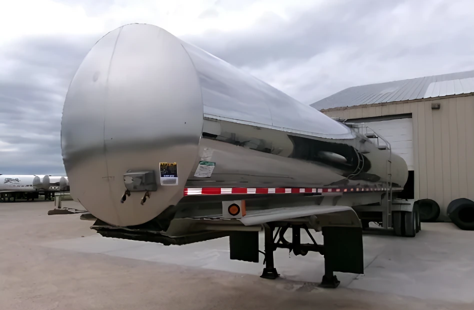 2003 6,500-Gallon 3A Sanitary Trailer