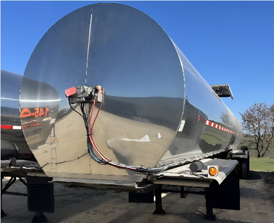 1999 Brenner 6,500-Gallon 3A Sanitary Trailer with Aluminum Wheels