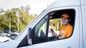$7M FRAYT Series A Funding: Last-Mile Delivery Revolution 25 FRAYT Driver smiling 1