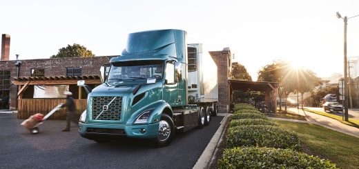 Volvo Trucks North America VNR-Electric being used for deliveries to store in sunset