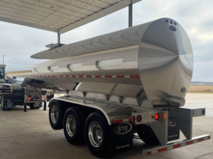 STE sanitary trailer upscayl 2x high fidelity 4x